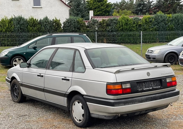 Volkswagen Passat cena 10900 przebieg: 166864, rok produkcji 1991 z Ryglice małe 137